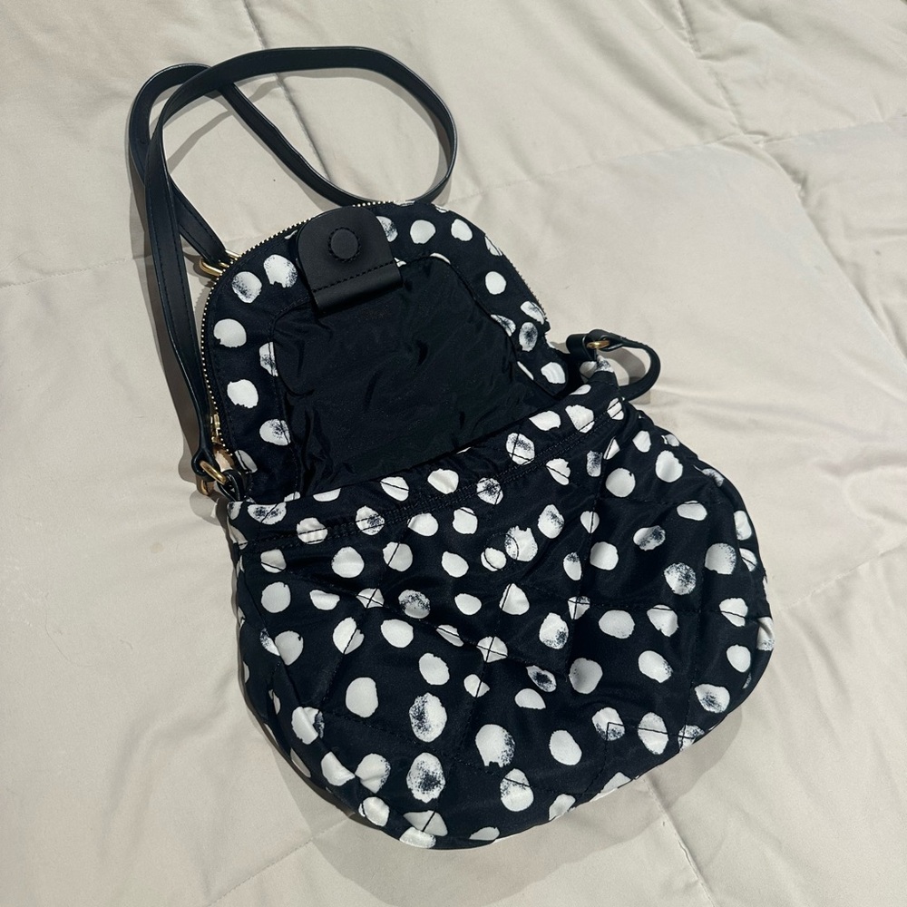 Marc by Marc Jacob’s Crossbody Handbag in Black & White Print w/ 2 Compartments - Picture 3 of 5